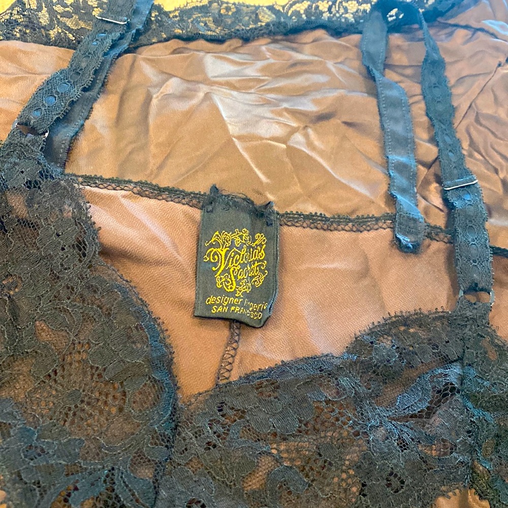VINTAGE Victoria’s Secret Satin Lace Snap Crotch Teddy Size Small